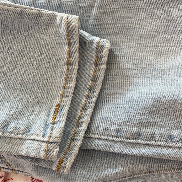 NEW Levi's 711 Mid Rise Distressed Skinny Jeans - Picture 15 of 15